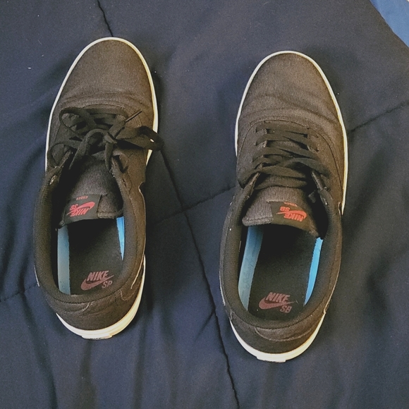 Nike SkateBoarding Check Shoes - Picture 3 of 3
